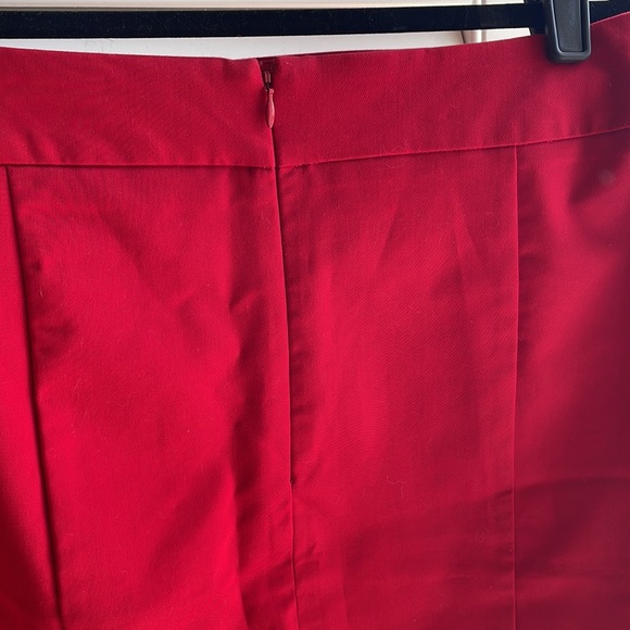 Lovely Red knee length skirt - Picture 3 of 7